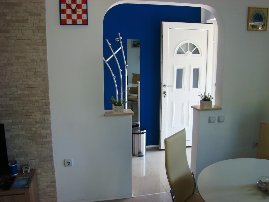 Apartments Pinus Pirovac Habitación foto