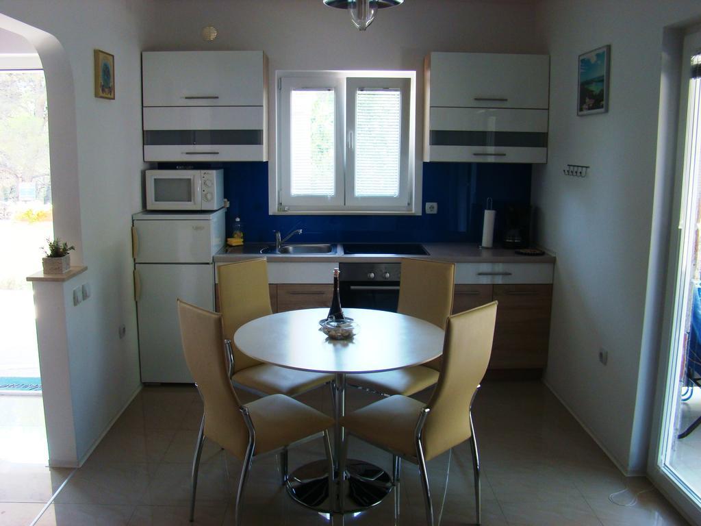 Apartments Pinus Pirovac Habitación foto