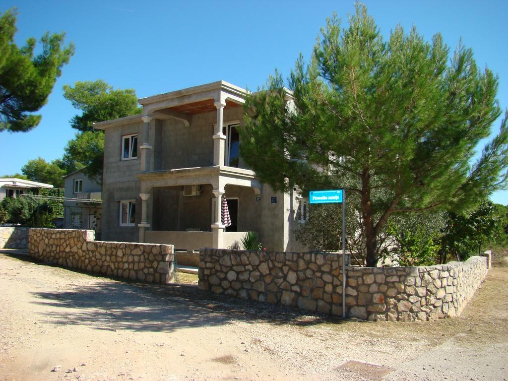 Apartments Pinus Pirovac Habitación foto